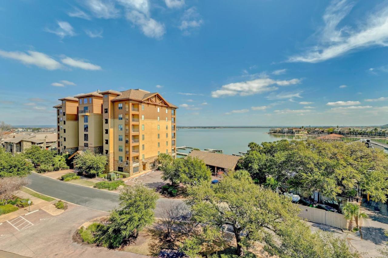 Stylish Corner Condo With Incredible Views Of Lake Lbj With Large Outdoor Patioホースシュー・ベイ エクステリア 写真