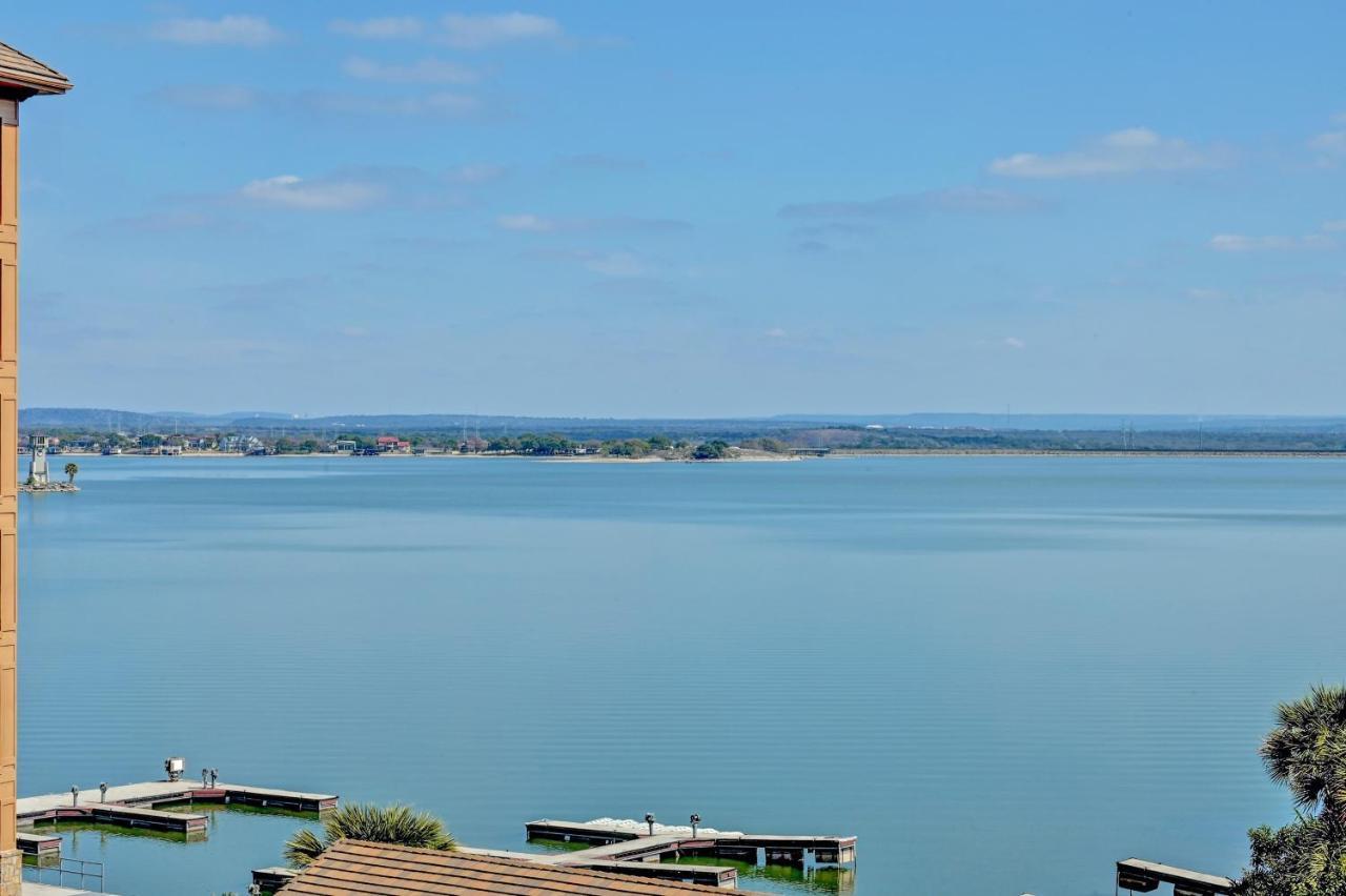 Stylish Corner Condo With Incredible Views Of Lake Lbj With Large Outdoor Patioホースシュー・ベイ エクステリア 写真